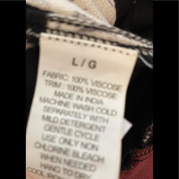 *2/$15* O’Neill sleeveless top M-L - Picture 3 of 5